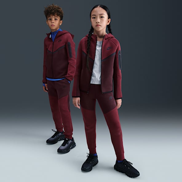 NIKE公式】 レッド テックフリース アパレル【ナイキ公式通販】